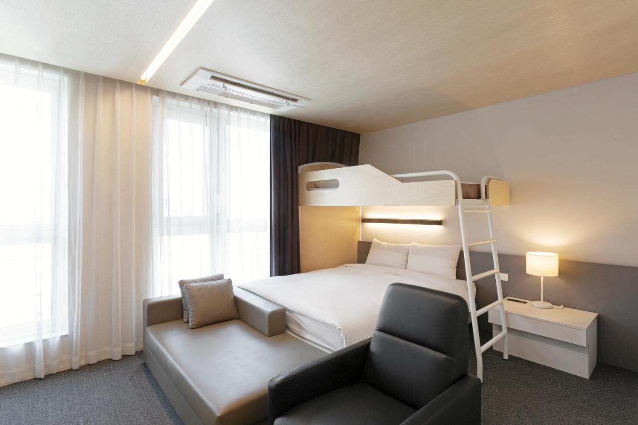 Grand City Hotel Changwon Buitenkant foto