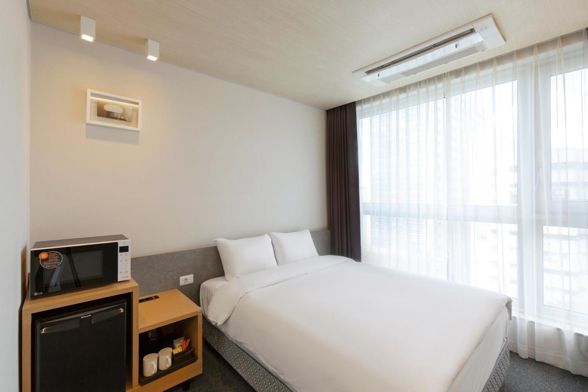 Grand City Hotel Changwon Buitenkant foto